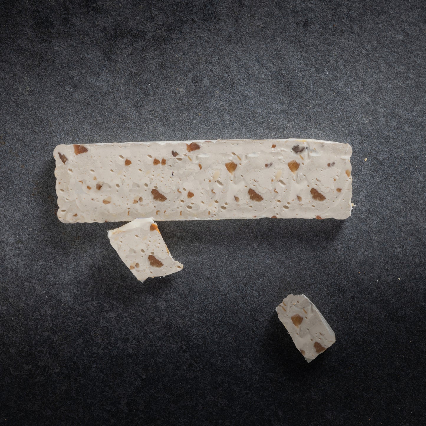 Sanfter Blaubeer-Nougat