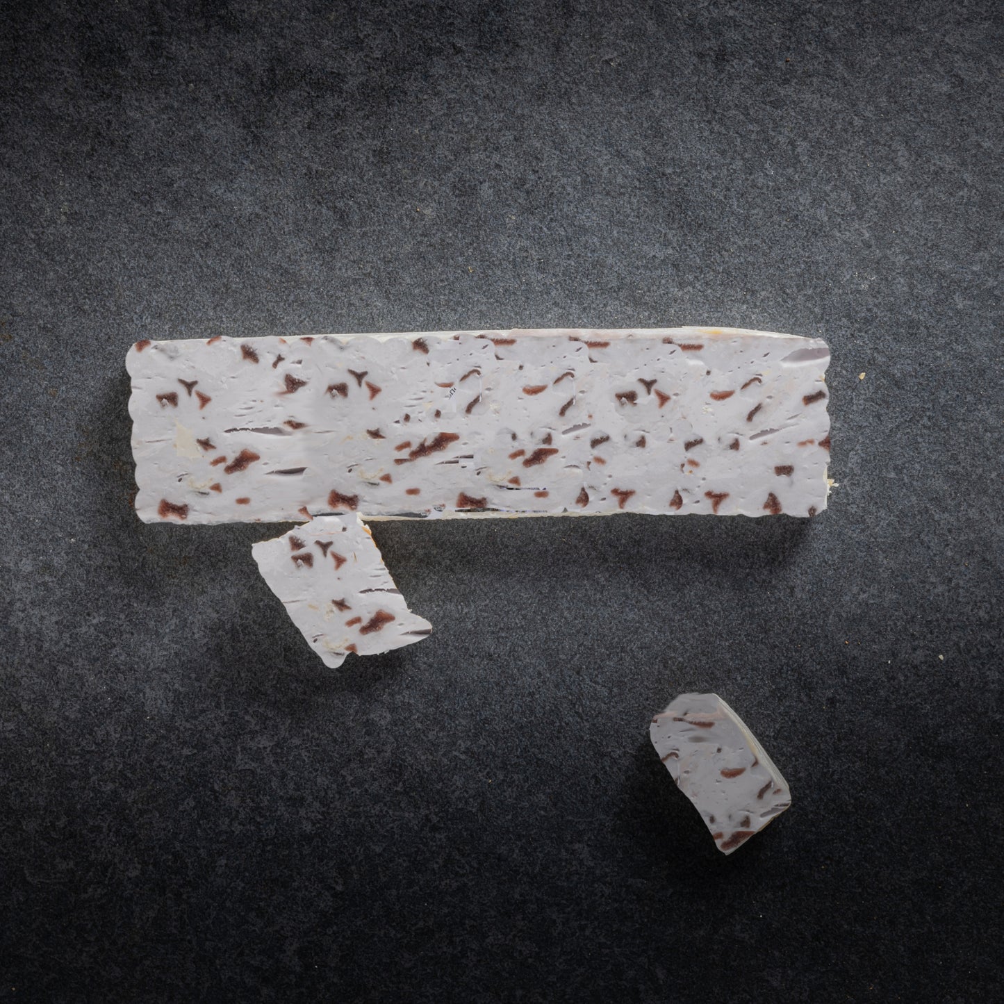 Sanfter Blaubeer-Nougat