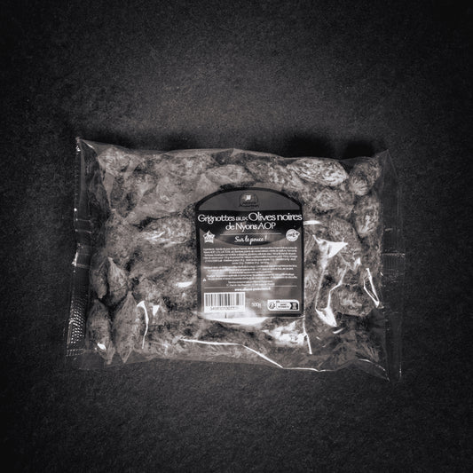 Nibbles with black olives from Nyons AOP