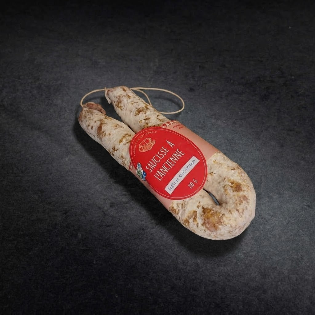 Hufeisenförmige Trockenwurst Bleu-Blanc-Coeur nach alter Art, 210 g, mit Etikett auf dunkelgrauem Hintergrund